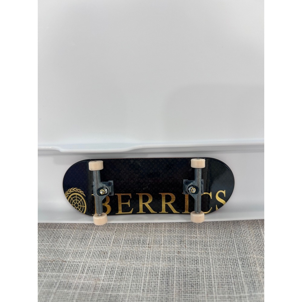 Tech Deck Fingerboard The Berrics Black Gold Miniature Skateboard Toy
